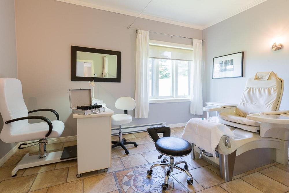 Auberge West Brome Екстериор снимка
