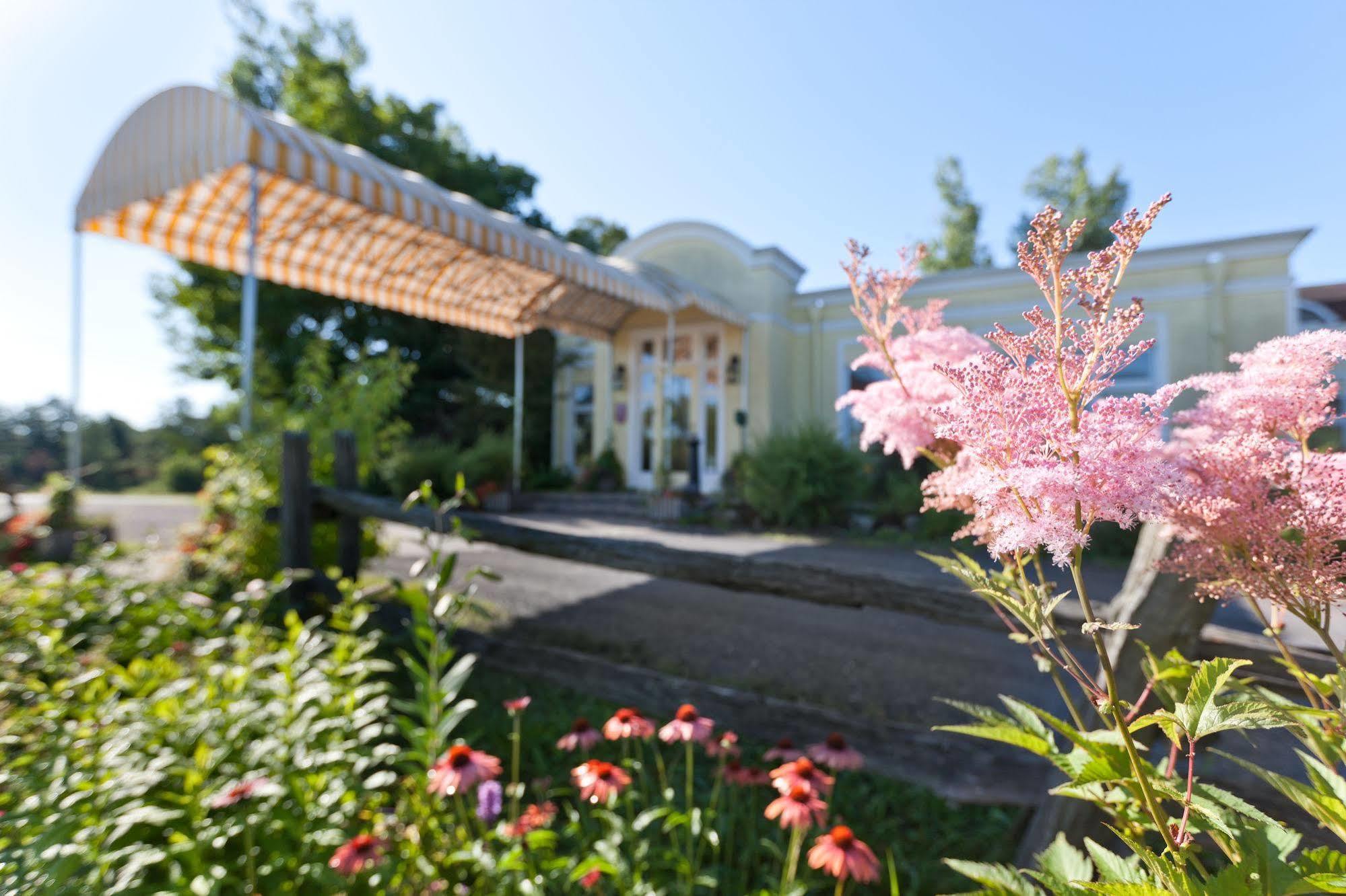 Auberge West Brome Екстериор снимка